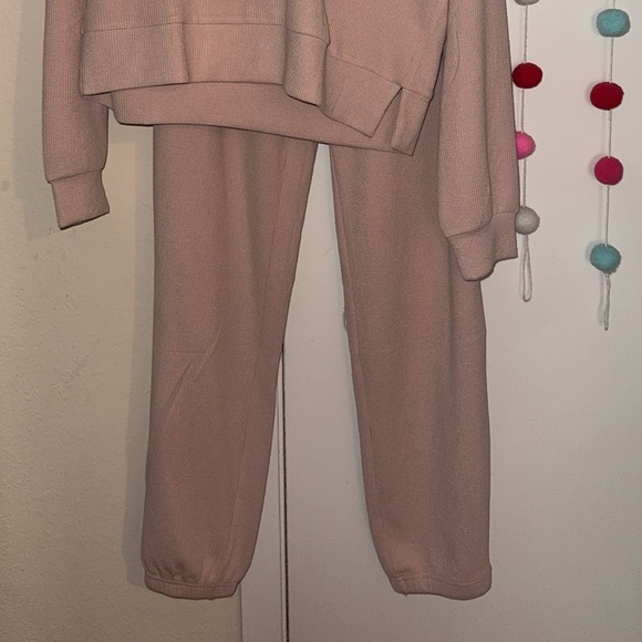 Pink Ribbed Lounge Set - Picture 2 of 4